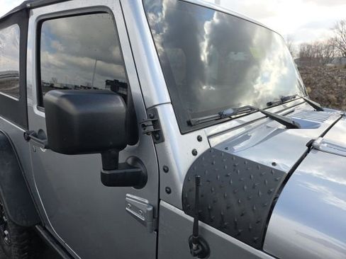 Used 2017 Jeep Wrangler Sport image 5