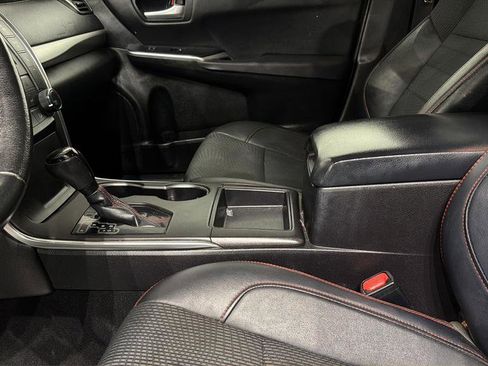 Used 2016 Toyota Camry SE image 26