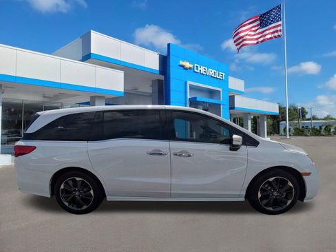 Used 2024 Honda Odyssey Elite image 2