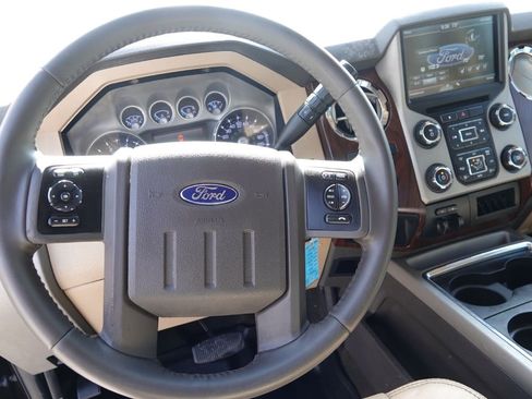 Used 2014 Ford F250 Lariat w/ Chrome Package image 19