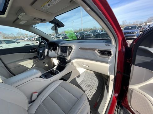 Used 2021 GMC Acadia Denali w/ Denali Technology Package image 30