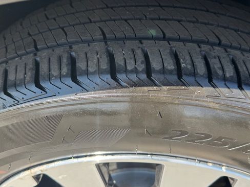 Used 2017 Subaru Outback 2.5i Limited image 9