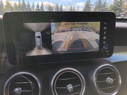 Used 2022 Mercedes-Benz GLC 300 4MATIC w/ Premium Package Lite image 28