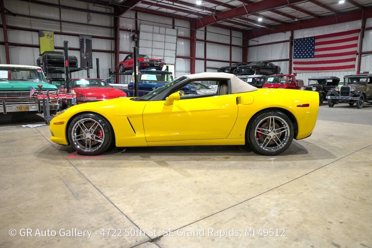 Used 2007 Chevrolet Corvette Convertible w/ Performance Package RWD image 21