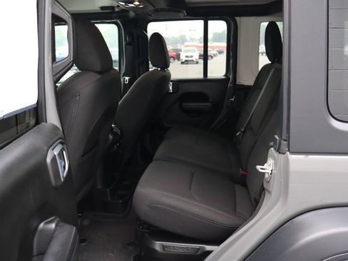 Used 2023 Jeep Wrangler Unlimited w/ Cold Weather Group AWD/4WD image 5