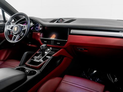 Used 2023 Porsche Cayenne Platinum Edition image 60