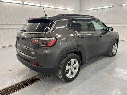 Used 2021 Jeep Compass Latitude w/ Driver Assistance Group FWD image 5