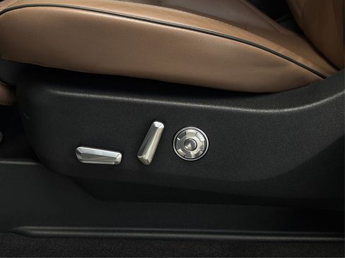 Used 2025 Lincoln Navigator L Black Label image 32