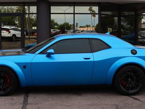 Used 2018 Dodge Challenger SRT Hellcat RWD image 9