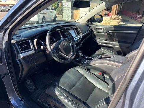Used 2015 Toyota Highlander Limited image 9