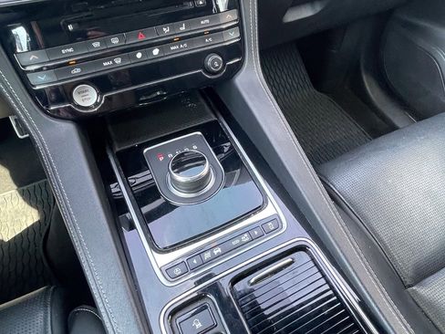 Used 2019 Jaguar F-PACE S image 22