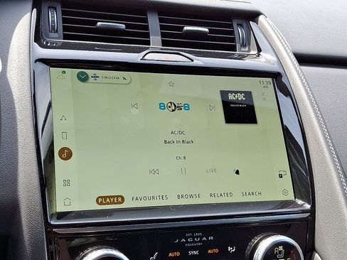 Certified 2024 Jaguar E-PACE R-Dynamic SE image 19