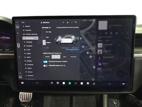 Used 2022 Tesla Model S Plaid image 28