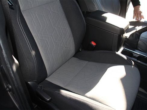 Used 2022 Toyota Tacoma TRD Off-Road image 29