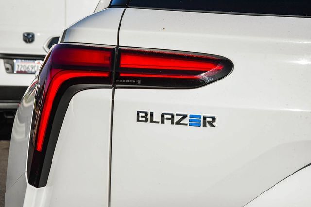 Used 2024 Chevrolet Blazer EV LT AWD/4WD image 9