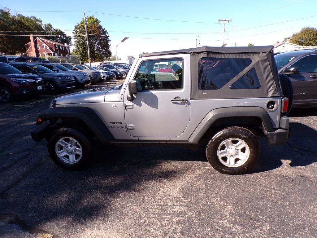 Used 2013 Jeep Wrangler Sport AWD/4WD image 13