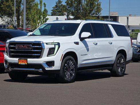 Used 2025 GMC Yukon XL Elevation AWD/4WD image 8