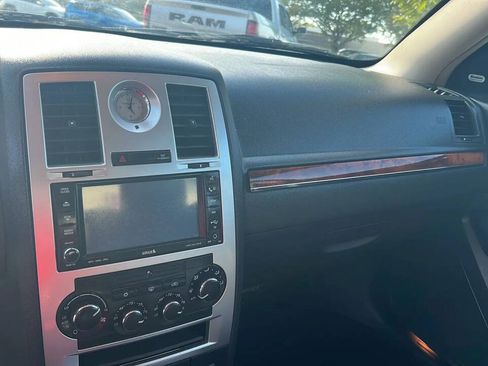 Used 2008 Chrysler 300 C w/ Navigation & Sound Group II RWD image 13