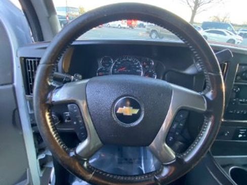 Used 2017 Chevrolet Express 3500 LS image 21
