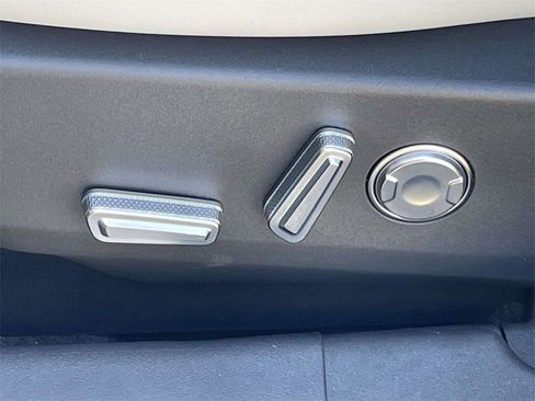 New 2026 Lincoln Nautilus Premier image 14