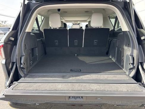 New 2026 Lincoln Navigator L Reserve AWD/4WD image 11