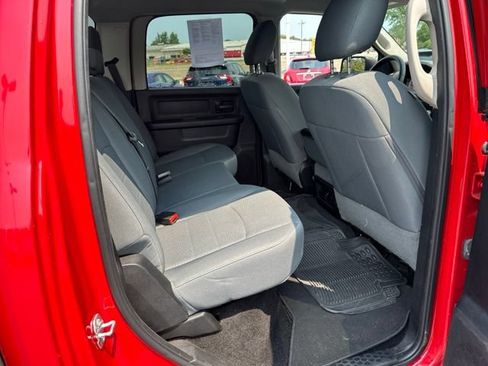 Used 2017 RAM 1500 Express RWD image 12