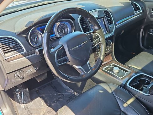 Used 2019 Chrysler 300 Limited w/ Safetytec Plus Group RWD image 13