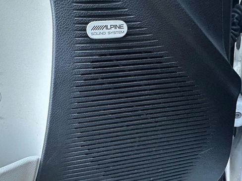 Used 2015 Dodge Challenger SXT Plus w/ Driver Convenience Group image 21