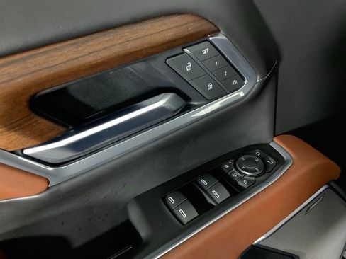 Used 2025 GMC Sierra 2500 Denali Ultimate image 28