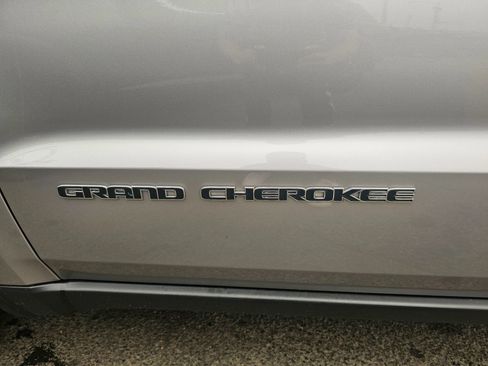 Used 2020 Jeep Grand Cherokee Limited w/ Luxury Group II AWD/4WD image 36