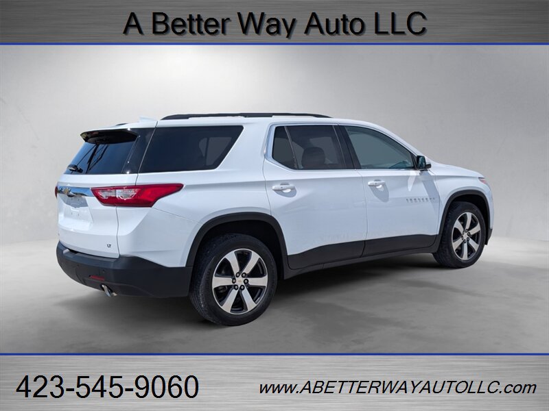 Used 2019 Chevrolet Traverse LT w/ LT Premium Package AWD/4WD image 7