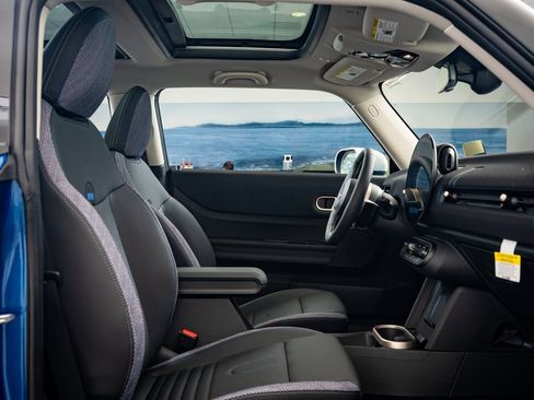 Certified 2025 MINI Cooper 2-Door Hardtop image 20