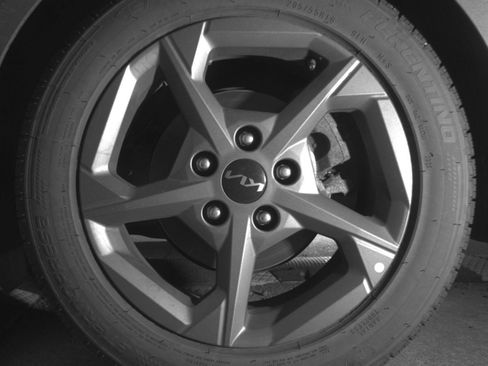 Used 2025 Kia K4 FWD image 17