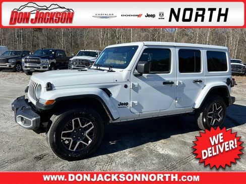 Used 2025 Jeep Wrangler Sahara image 1