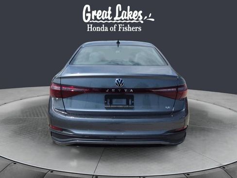 Used 2025 Volkswagen Jetta SE w/ Sunroof Package FWD image 4