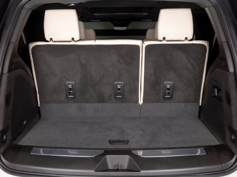 Used 2023 Cadillac Escalade Sport w/ LPO, ONYX Package AWD/4WD image 34