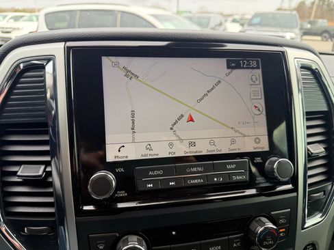 Used 2021 Nissan Titan SV w/ SV Convenience Package image 11