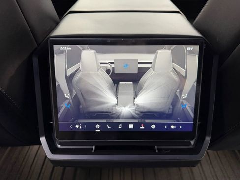 Used 2024 Tesla Cybertruck AWD Crew Cab image 18