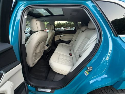 Used 2019 Audi e-tron Premium Plus image 11