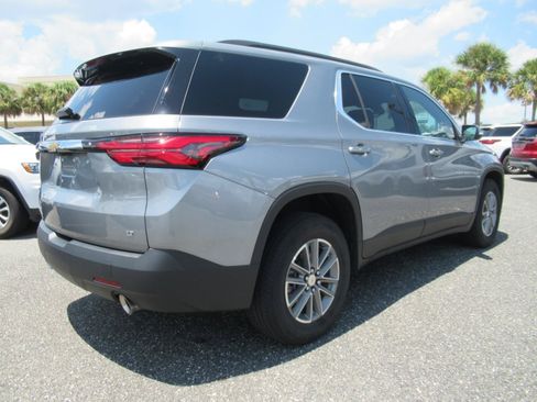 Used 2023 Chevrolet Traverse LT FWD image 7