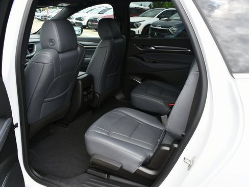 Used 2024 Buick Enclave Premium image 15