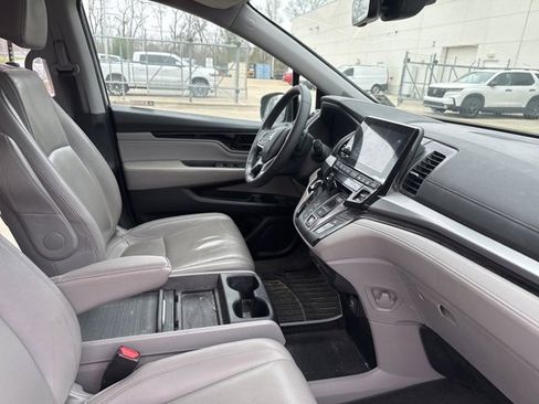 Used 2024 Honda Odyssey Touring image 3