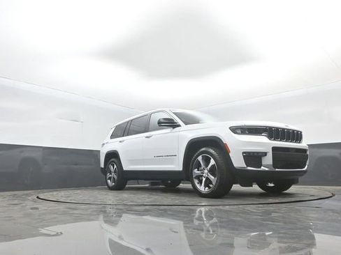 Used 2023 Jeep Grand Cherokee L Limited w/ Luxury Tech Group II AWD/4WD image 32