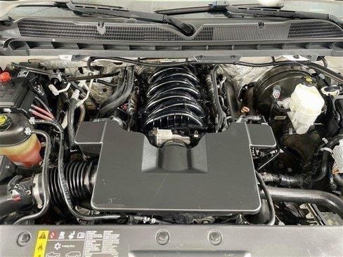 Used 2018 Chevrolet Silverado 1500 LT AWD/4WD image 30