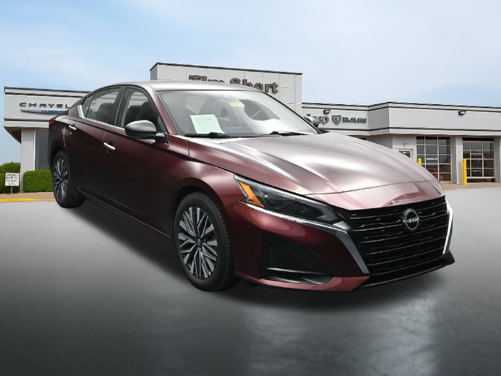 Used 2025 Nissan Altima 2.5 SV FWD image 7