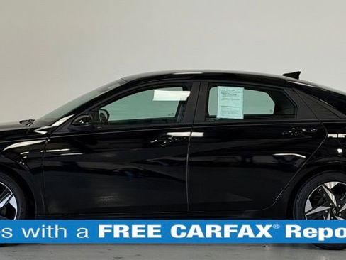 Certified 2023 Hyundai Elantra SEL w/ Convenience Package image 2