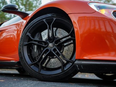 Used 2016 McLaren 650S Spider image 20