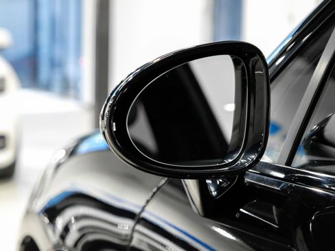 Used 2018 Porsche Macan Turbo w/ Premium Package Plus image 48