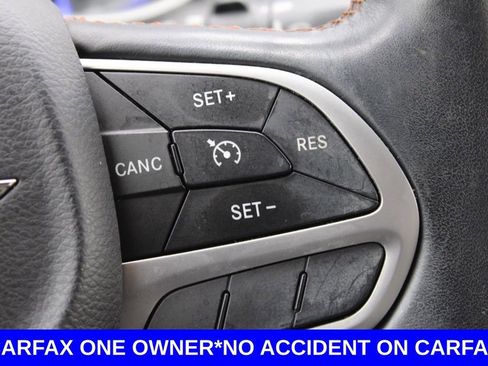 Used 2017 Chrysler Pacifica Touring-L image 34