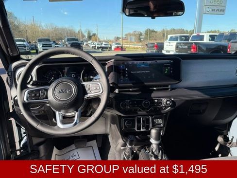 Used 2025 Jeep Wrangler Unlimited Sahara w/ Safety Group image 12